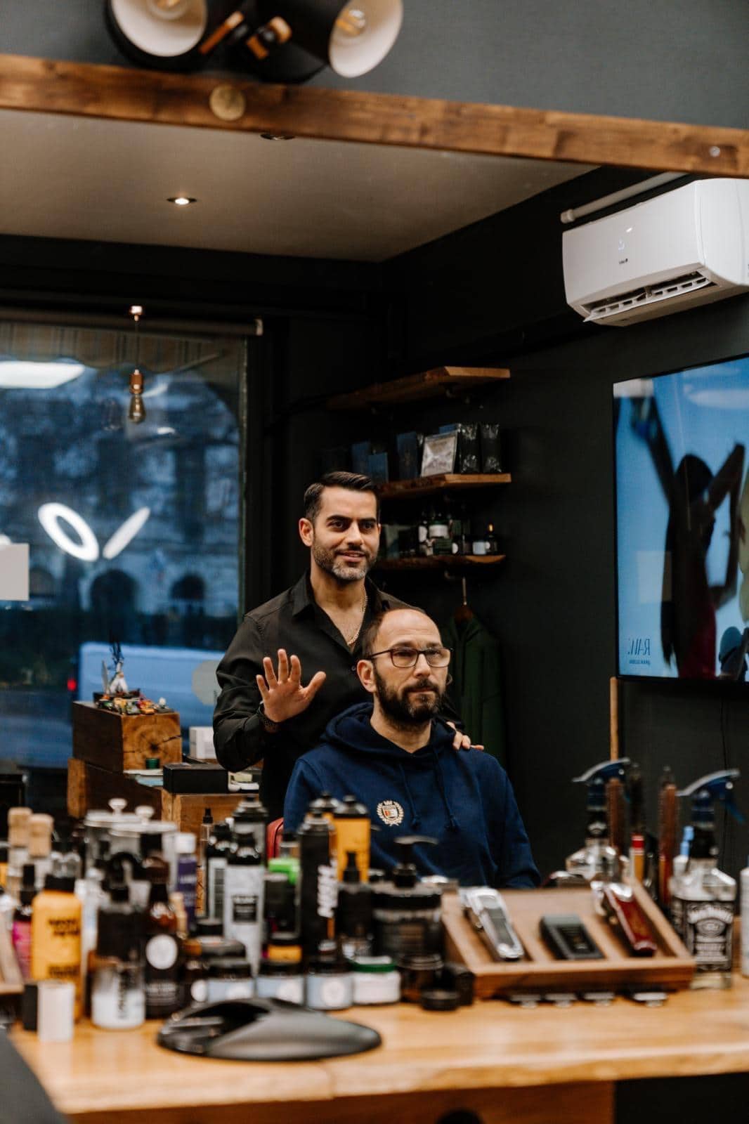 Shouka and Friends Barbershop in Wien: Erst reden, dann schneiden