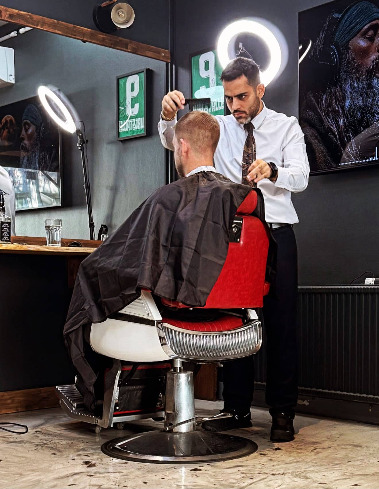 Shouka and Friends Barbershop in Wien: Präzision am Stuhl