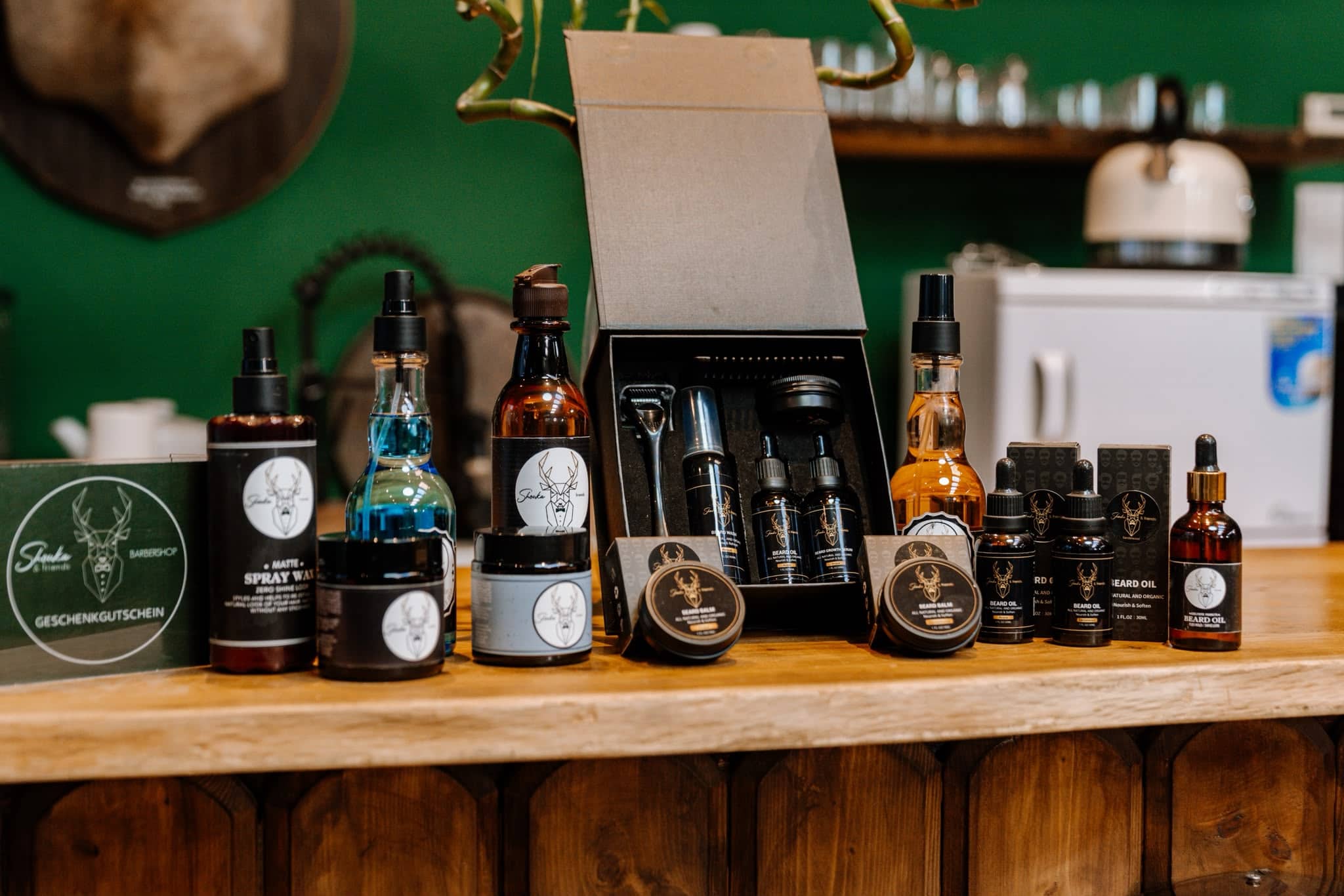 Die eigene Pflegelinie, von Beard Oil bis Spray Wax.